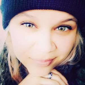 Meet your Posher, Devin